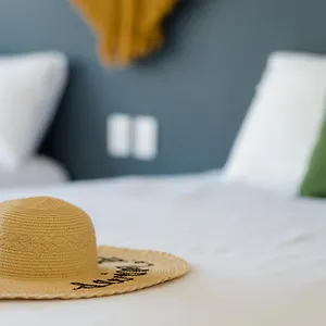 Sanyama Aparthotel