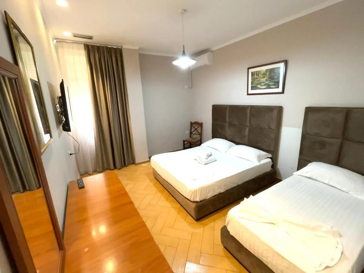 Hotel Nobel Center 티라나