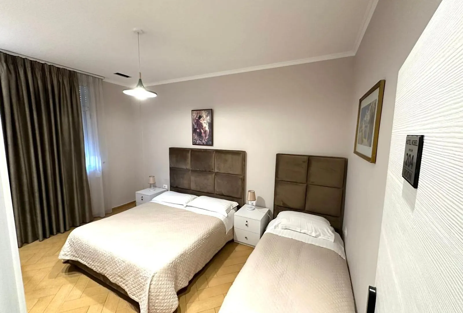 ***  Hotel Nobel Center 티라나 알바니아