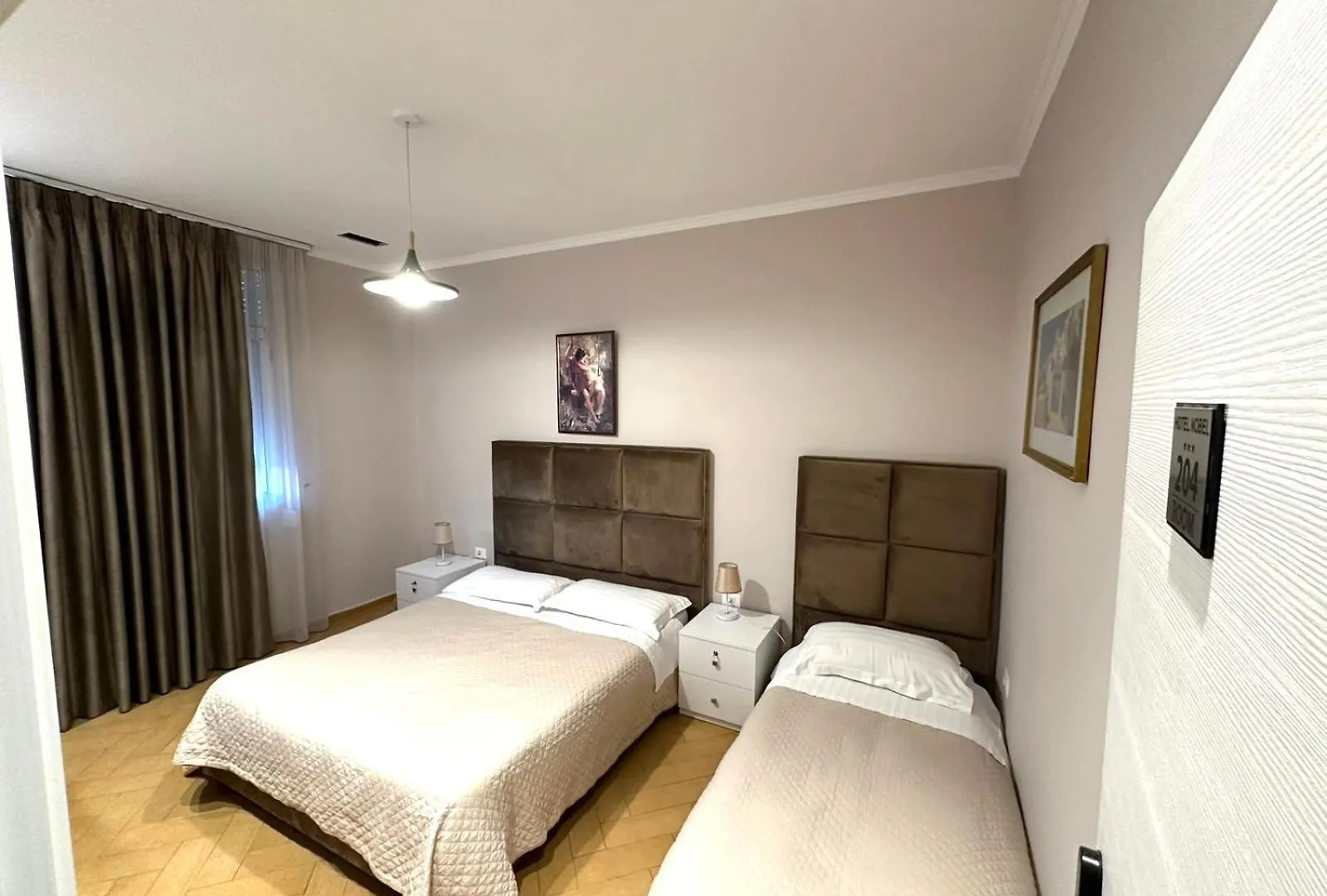 Hotel Nobel Center 티라나